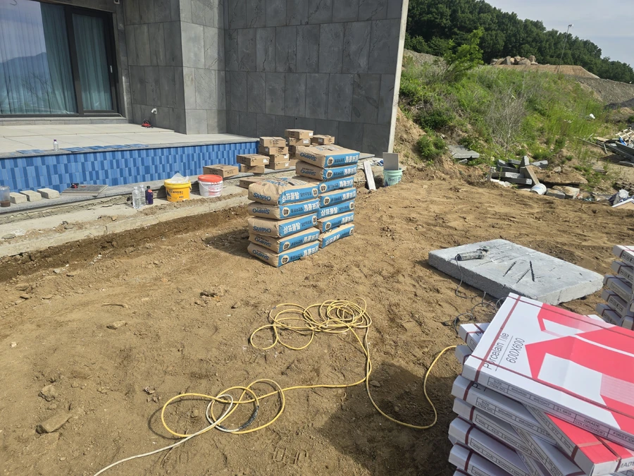공공기관 화장실 시공 현장 — 배리어프리 설치